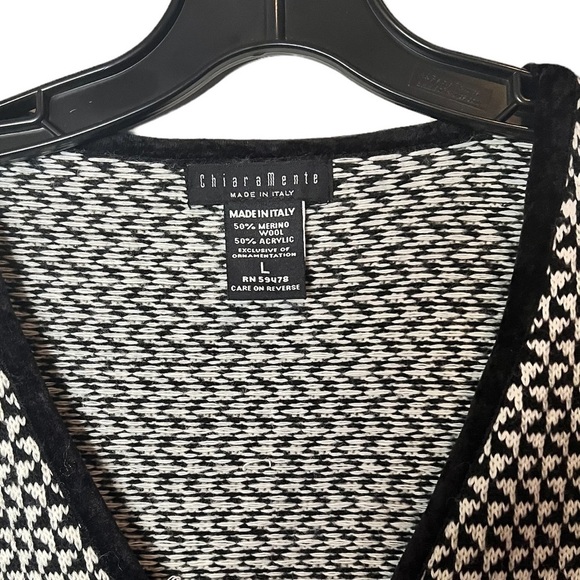 Chiaramente Cardigan Sweater Womens Size Large Black White Button - Picture 3 of 8
